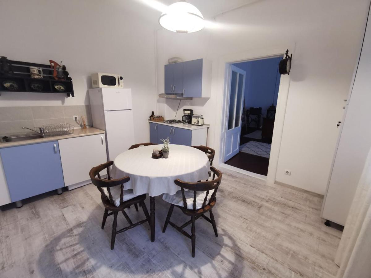 Medieval Apartment Медиаш Экстерьер фото